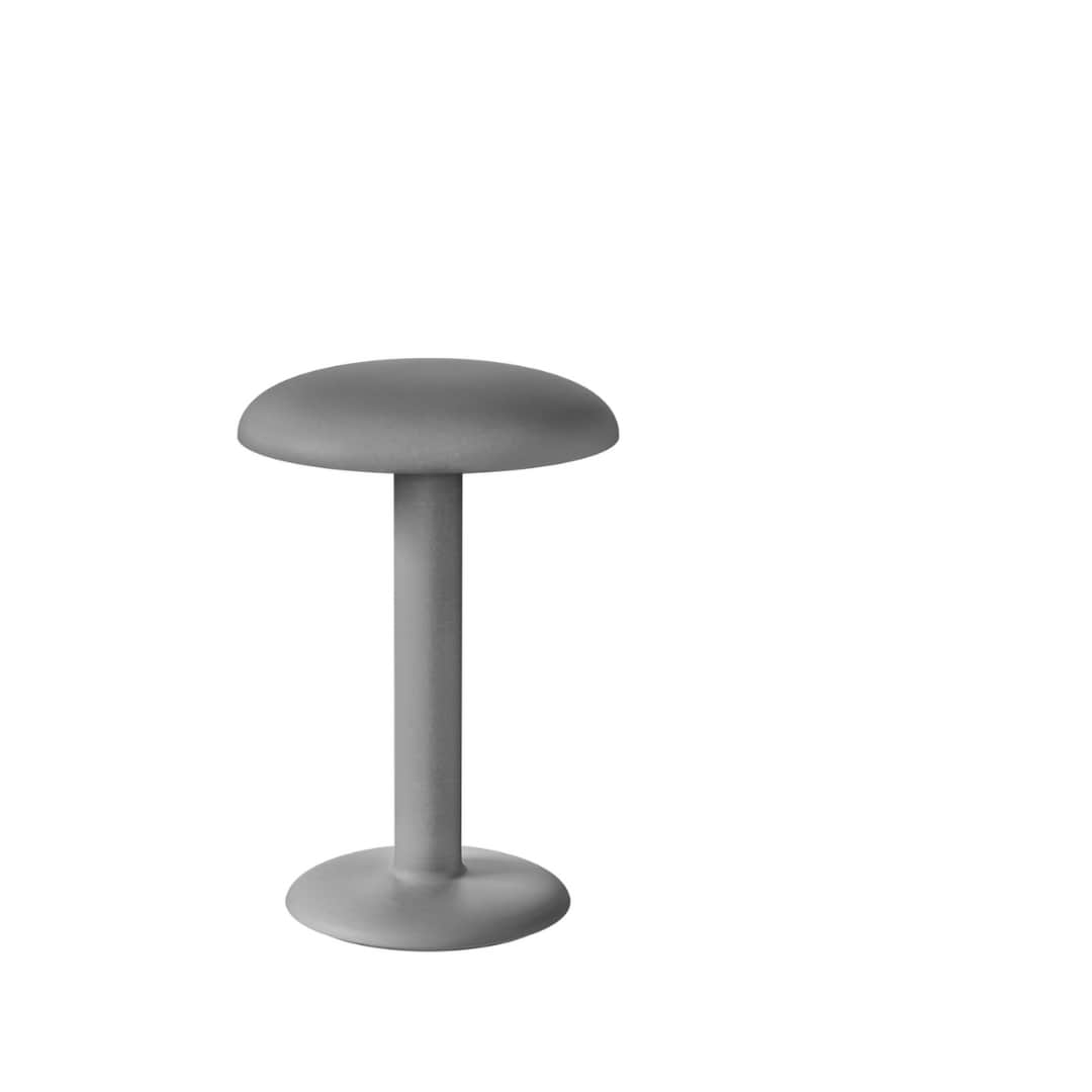 Gustave Bordlampe 2700K i Rå Aluminium - Flos Tilbud
