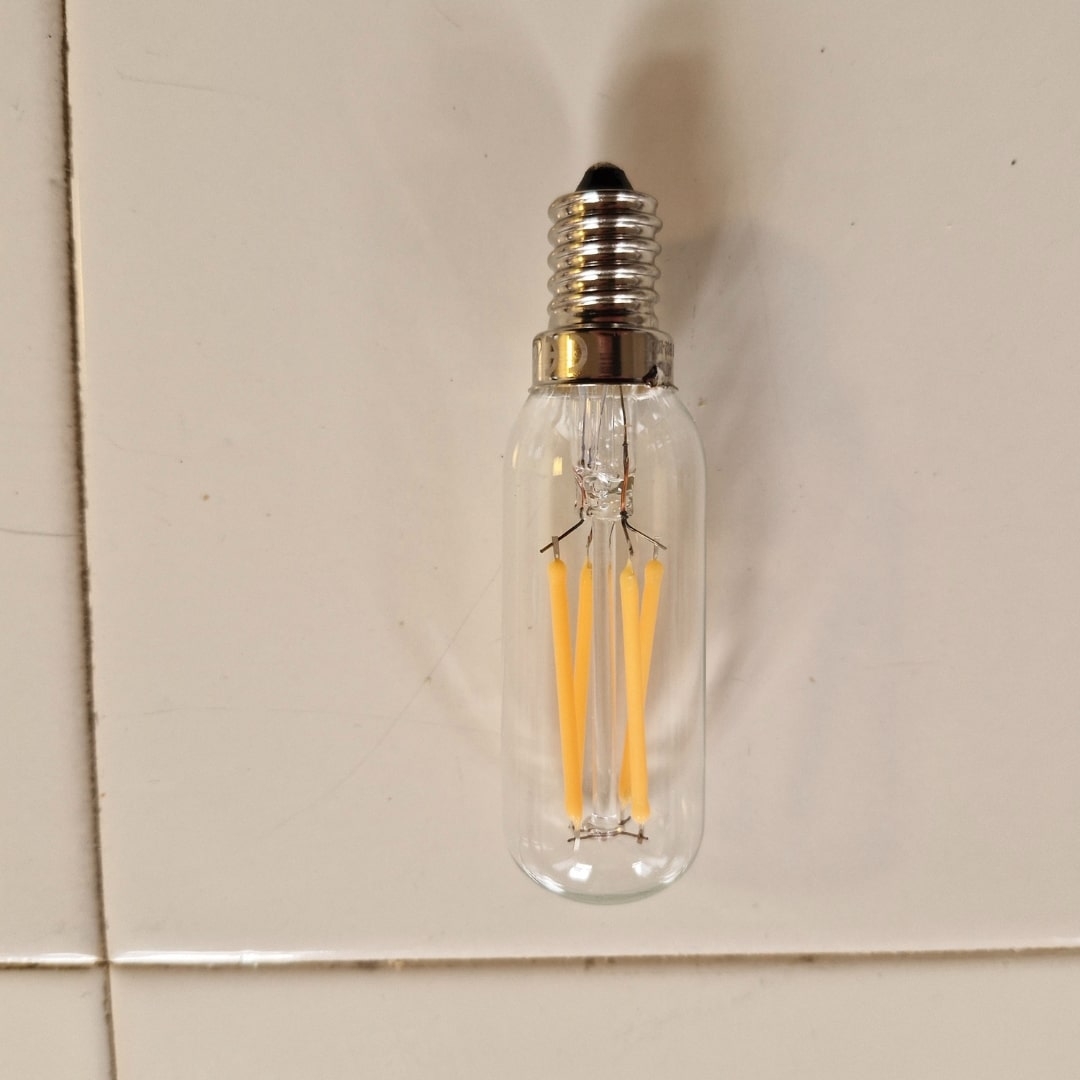 E14 LED 4W 320 lm 2500K Dæmpbar - Så længe lager haves - SPL Premium Series